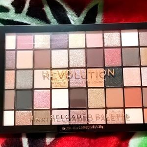 Revolution make up